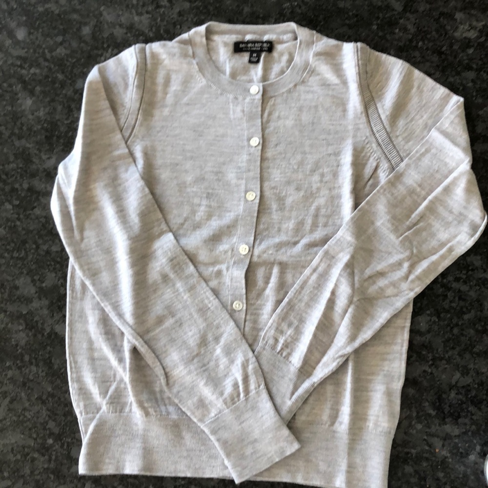 Like new gray wool Banana Republic sweater